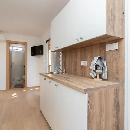 Mobile Sea Lion Prázdninový dům Pašman