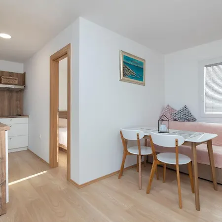 Vakantiehuis Mobile Sea Lion Pašman