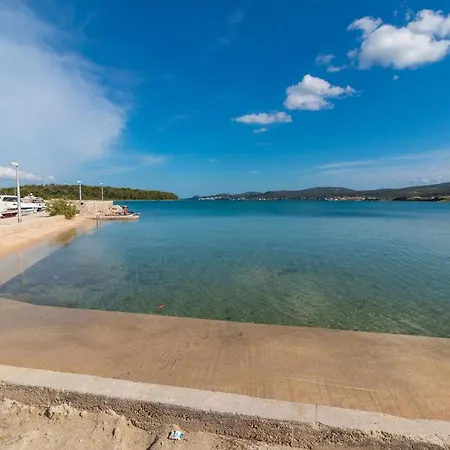 Mobile Sea Lion Ferienhaus Pašman
